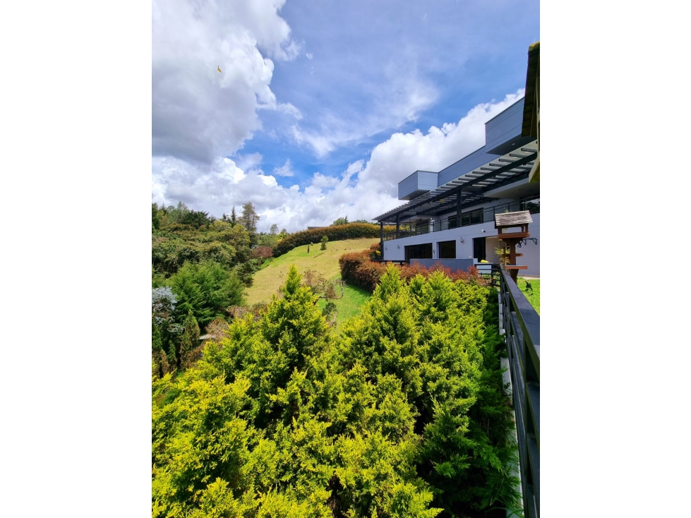 CASA CAMPESTRE DE TRES NIVELES EN ALTO DE LAS PALMAS — foto 2