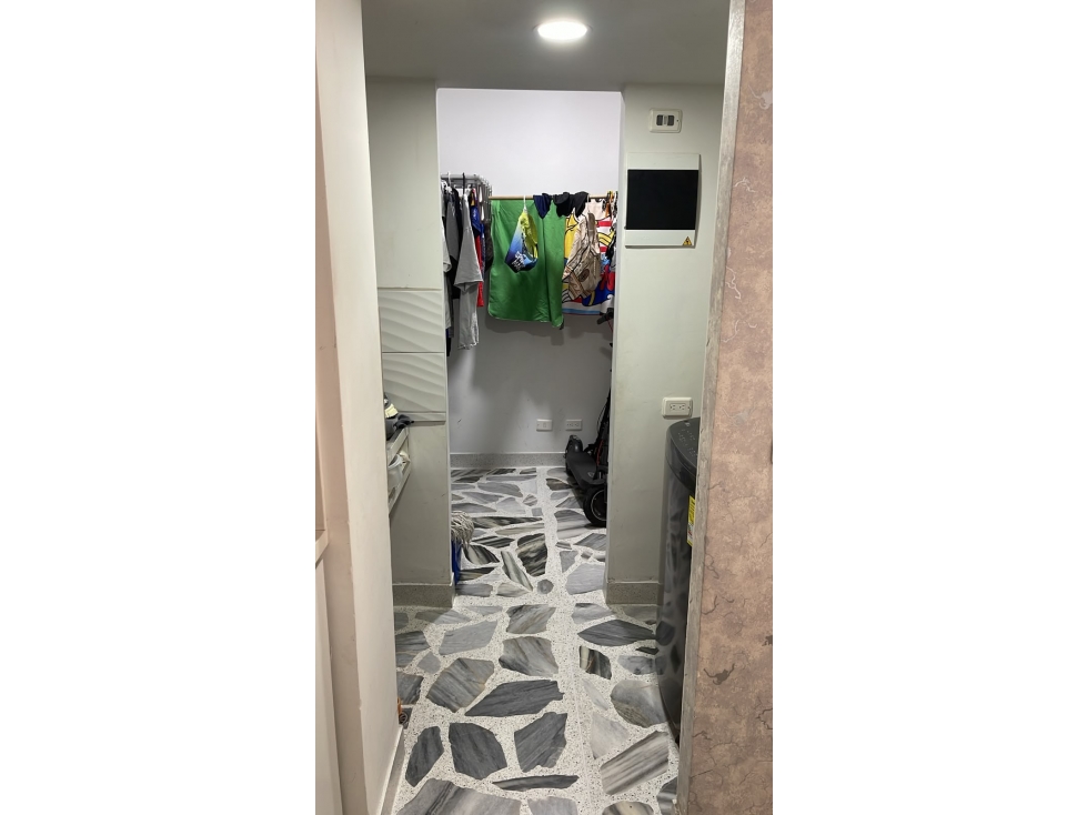Apartamento En Venta Ubicada En Medellin En El Sector Calazans — foto 3