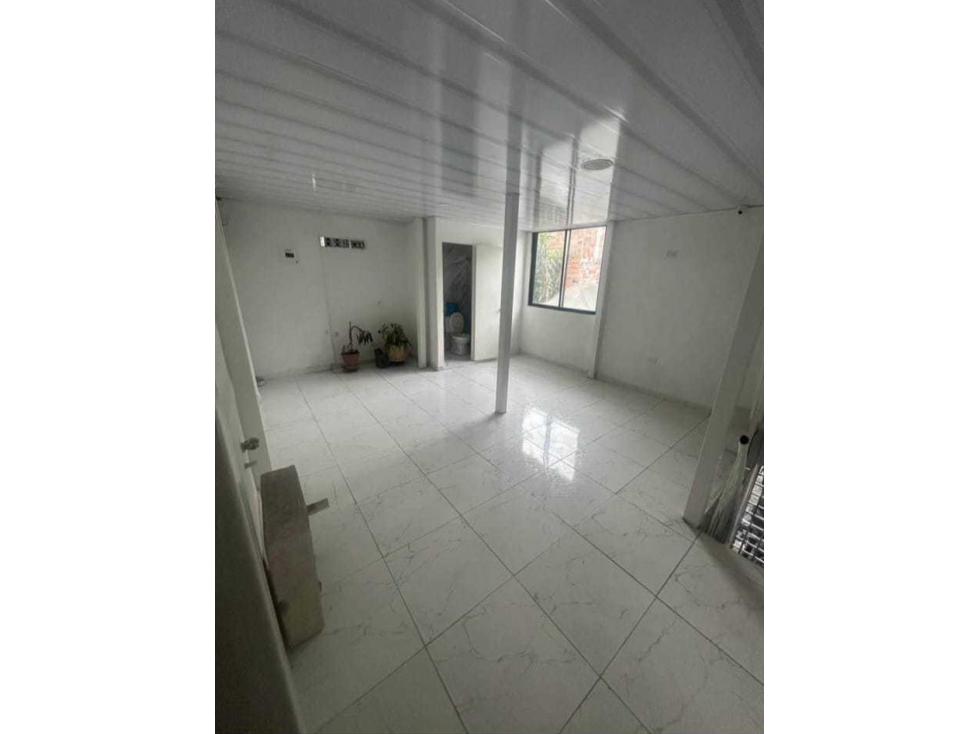Arriendo casa en laureles uso comercial dos niveles
