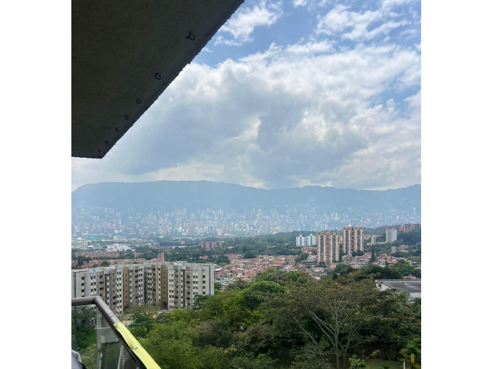 Apartamento para la venta en la Loma de Los Bernal