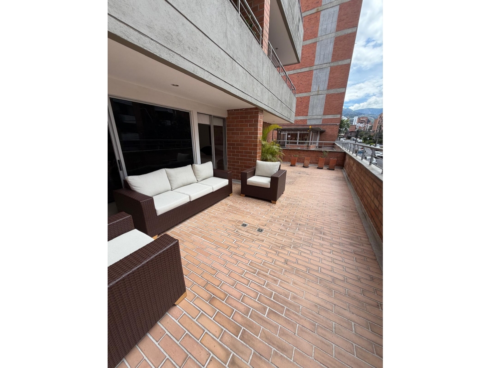 Apartamento Amoblado Arriendo Laureles — foto 2