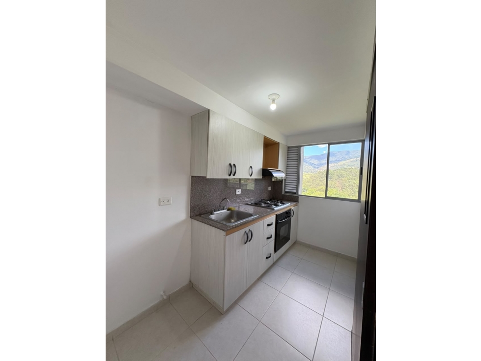 Arriendo apartamento en la castellana — foto 3