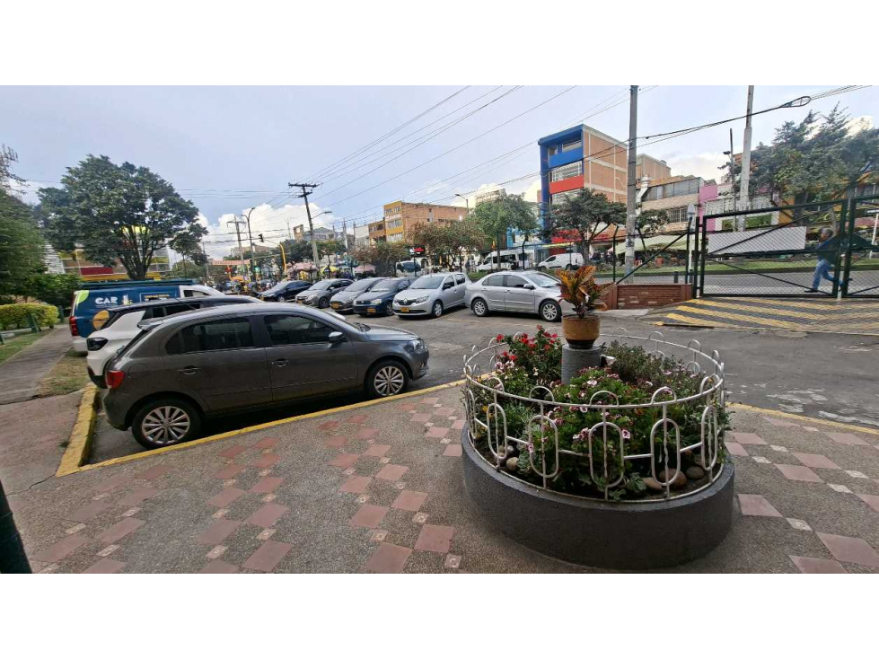 VENDO APTO PARA REMODELACIÓN CONJUNTO BOSQUES DE KENNEDY BOGO EFECTIVO — foto 3