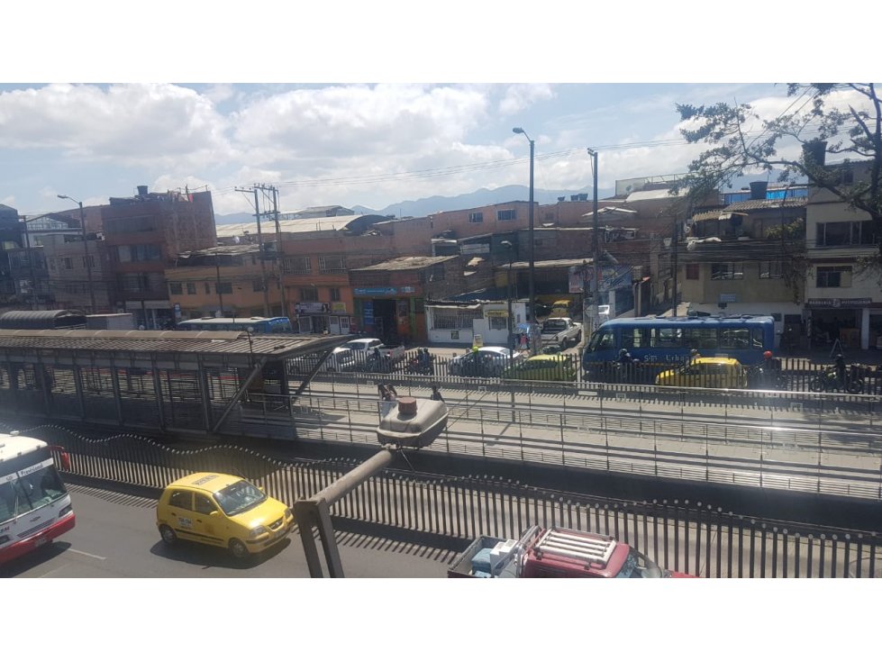 VENTA DE CASA COMERCIAL EN PATIO BONITO KENNEDY SOBRE LA CALI — foto 4