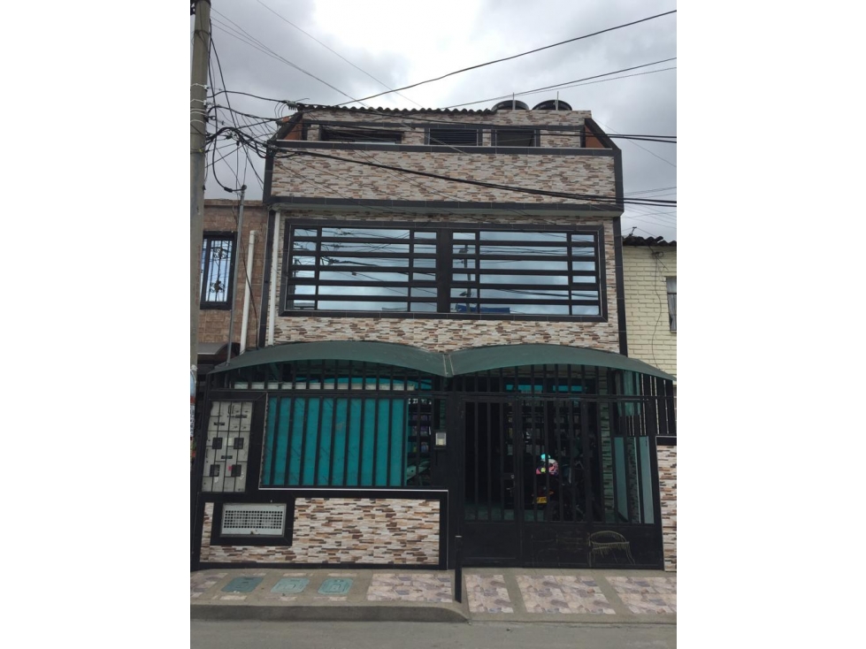 VENTA DE CASA RENTABLE EN KENNEDY CENTRAL