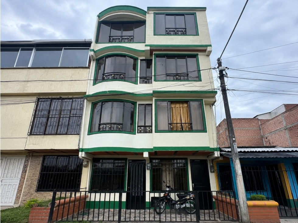 SE VENDE CASA DE 5 PISOS