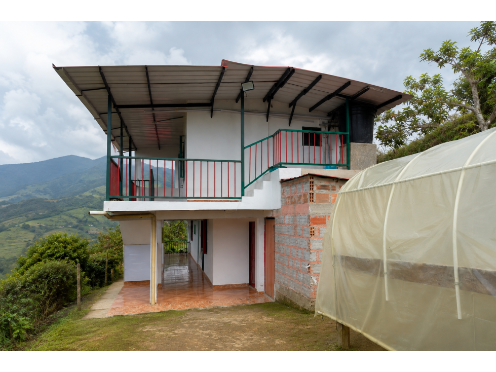 SE VENDE FINCA EN SANTA ROSA DE CABAL- RISARALDA