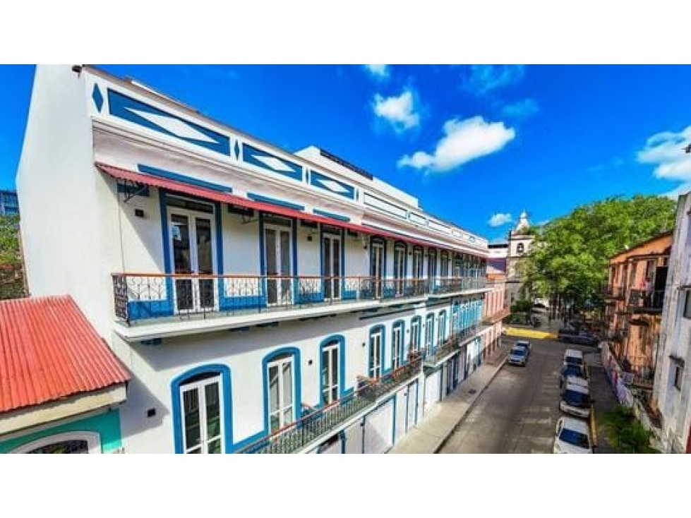 VENTA DE LOCAL COMERCIAL EN CASA VARIEDADES CASCO ANTIGUO - 1