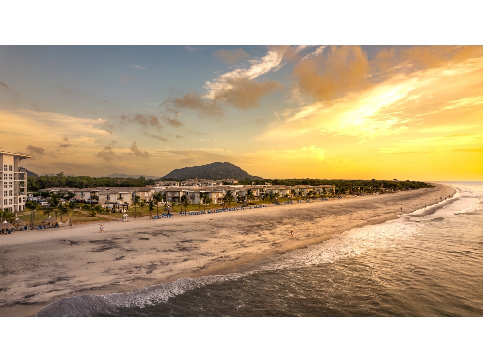 Villas del Mar Casas en Playa Caracol Frente al Mar, Panamá