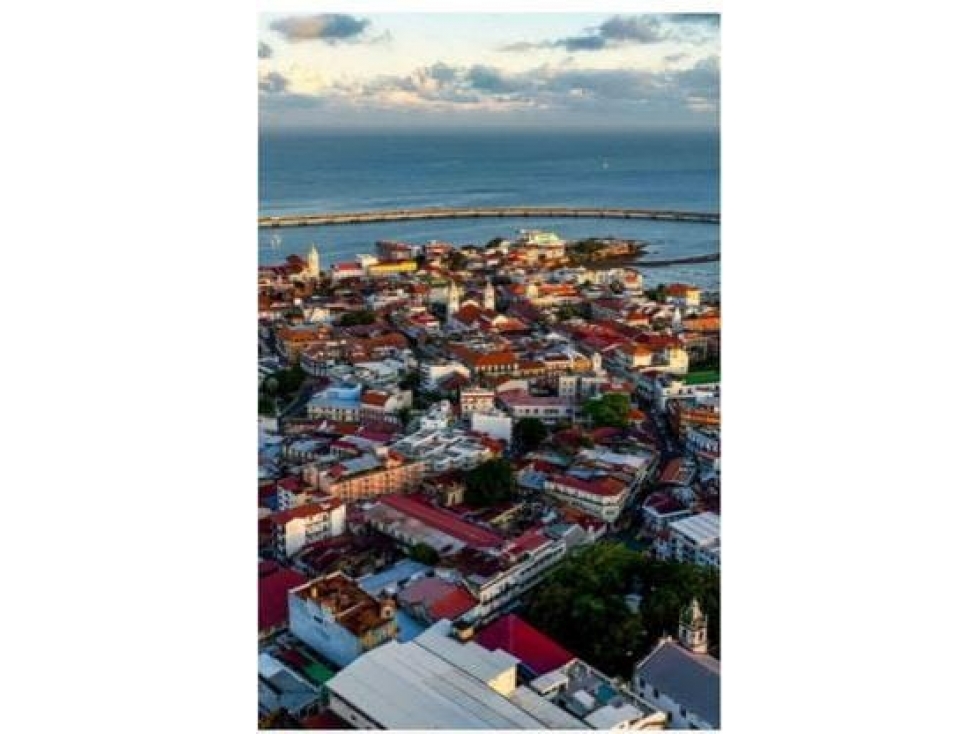 VENTA DE LOCAL COMERCIAL EN CASA VARIEDADES CASCO ANTIGUO - 6