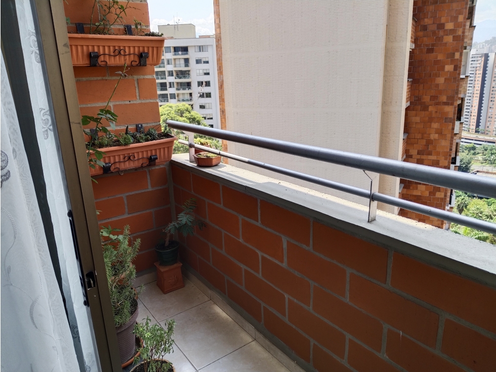 APARTAMENTO VENTA LOMA DE LOS BERNAL — foto 3