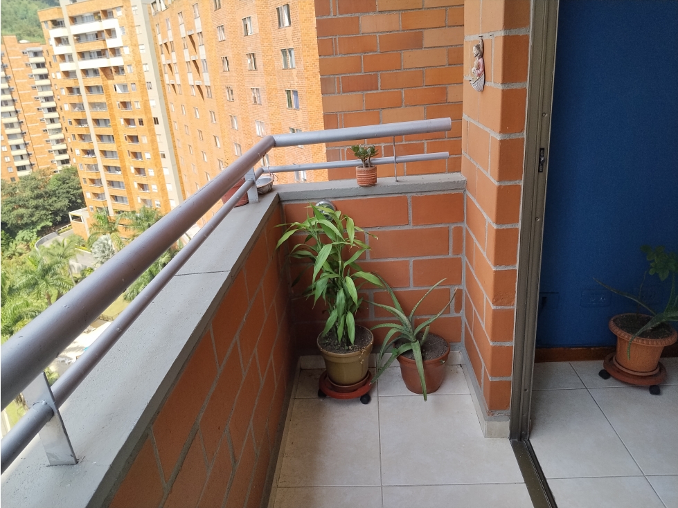 APARTAMENTO VENTA LOMA DE LOS BERNAL — foto 4