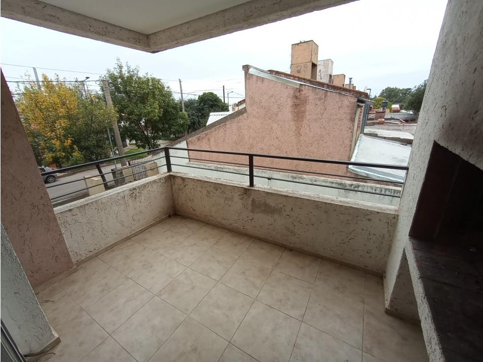 BALCON CON ASADOR - 2 DORMITORIOS - COCHERA - BARRIO MATIENZO - 1