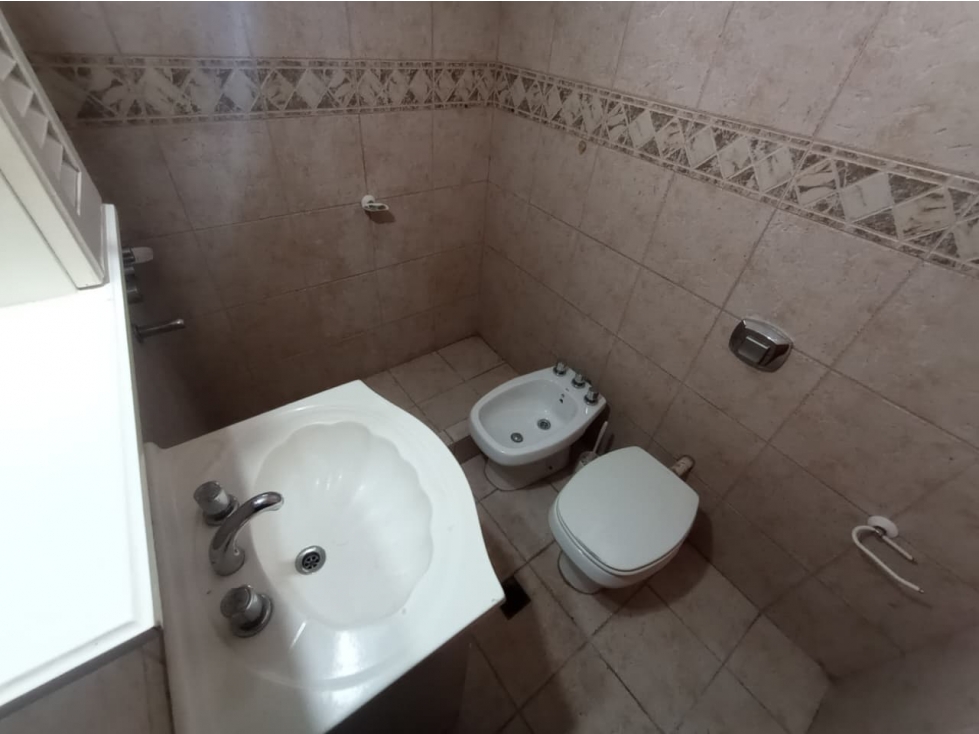 CASA 3 DORMITORIOS - COCHERA DOBLE - PILETA - QUINTAS DE ARGÜELLO — foto 6