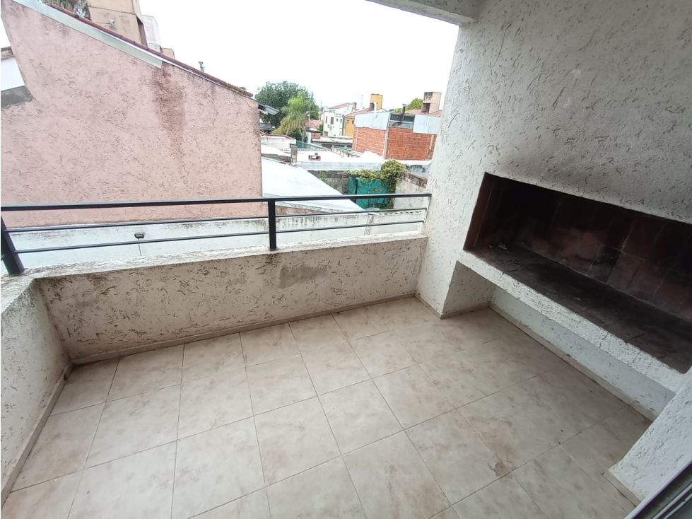 BALCON CON ASADOR - 2 DORMITORIOS - COCHERA - BARRIO MATIENZO - 4