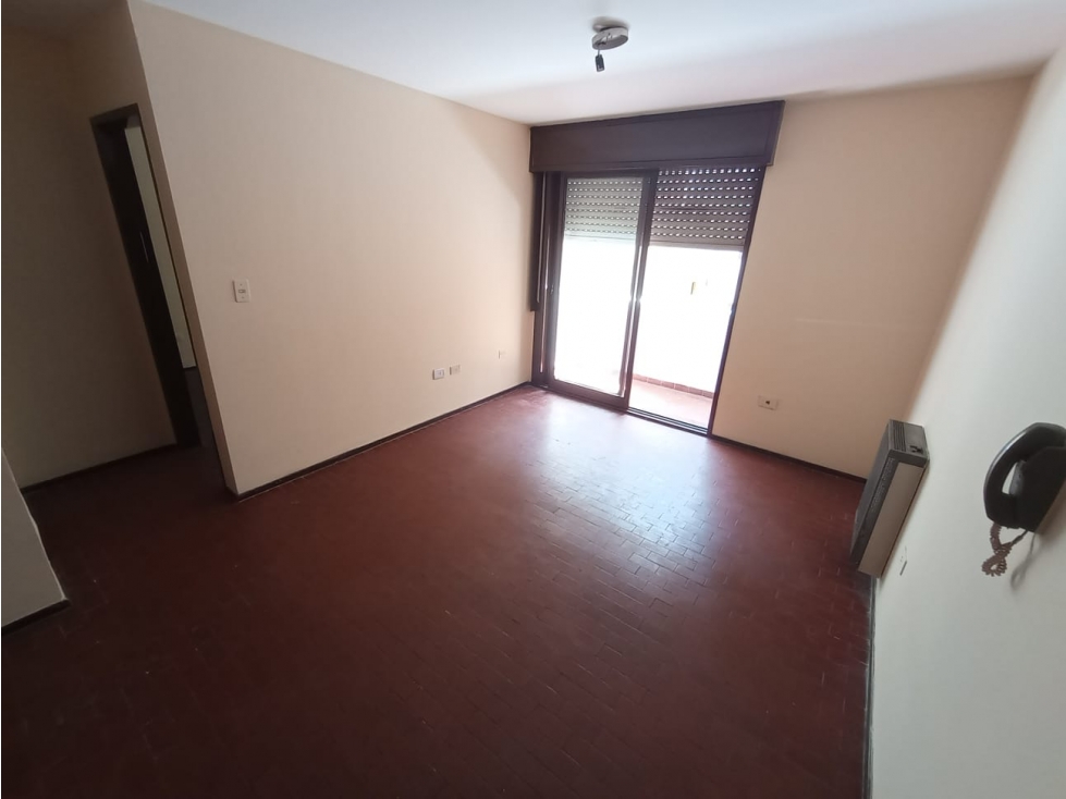 VENTA - DEPTO 1 DORMITORIO - BALCON - 27 DE ABRIL N° 236 - B° CENTRO