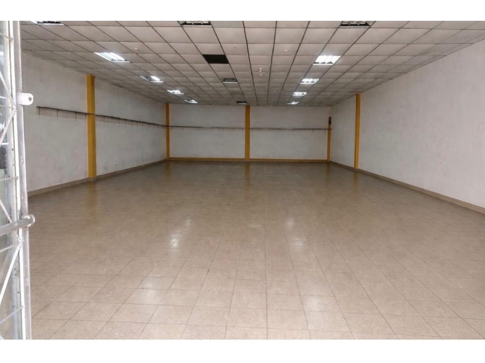 Se Alquila Local Comercial en Aguadulce Excelente ubicación (LM) - 1