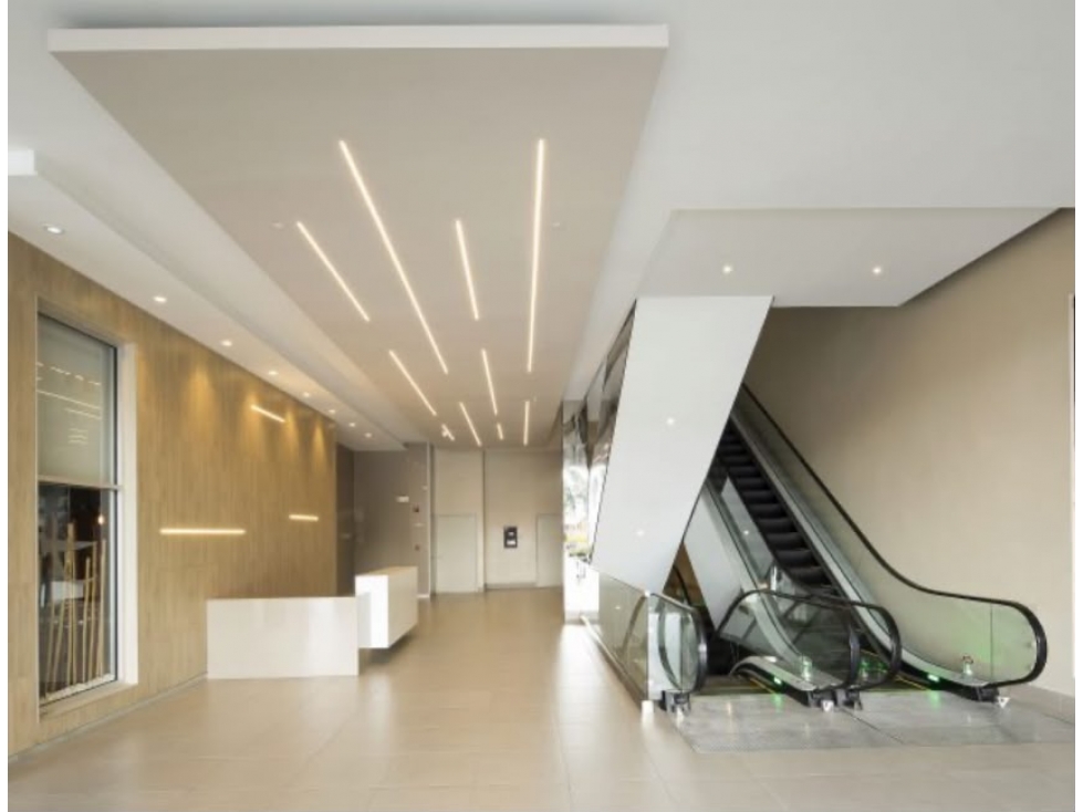 Se Vende local para consultorio-Signature Plaza/ Brisas del Golf (LM) — foto 3