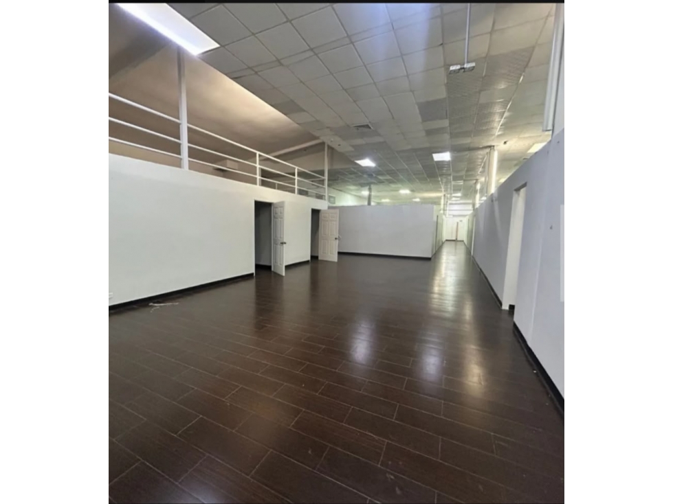 Se Alquila Espacio Comercial Nivel 200-Edificio 96-Vía Israel(LM) - 4
