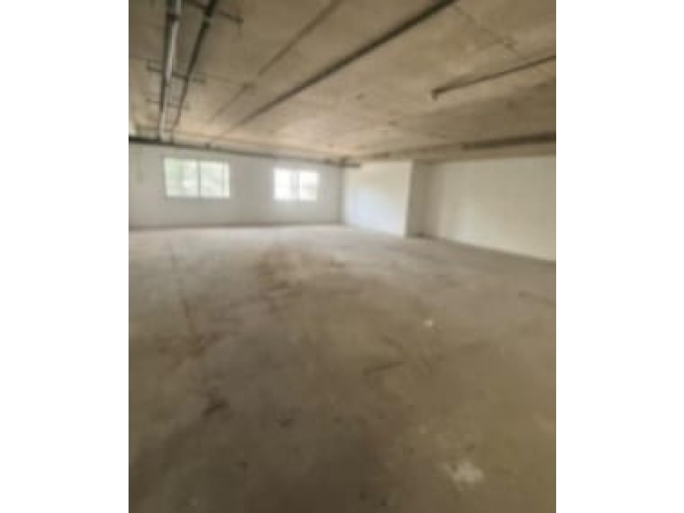 Se Alquila local comercial en Dream Plaza (CG)
