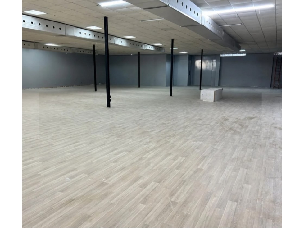 Se Alquila Espacio Comercial Nivel 100-Edificio 96-Vía Israel(LM) - 3
