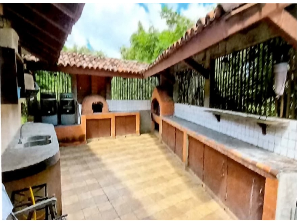 Se Vende Casa con amplio terreno en Las Tablas REMATE (LM) - 5