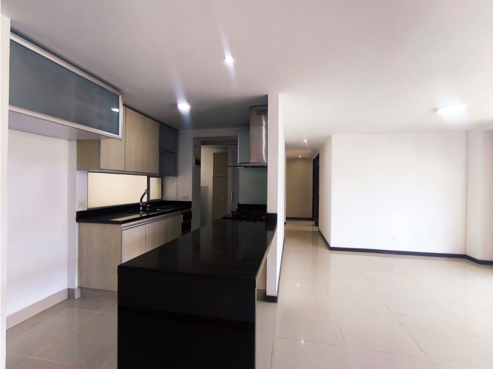 Apartamento en Arriendo Poblado Santa Maria de los Angeles — foto 3