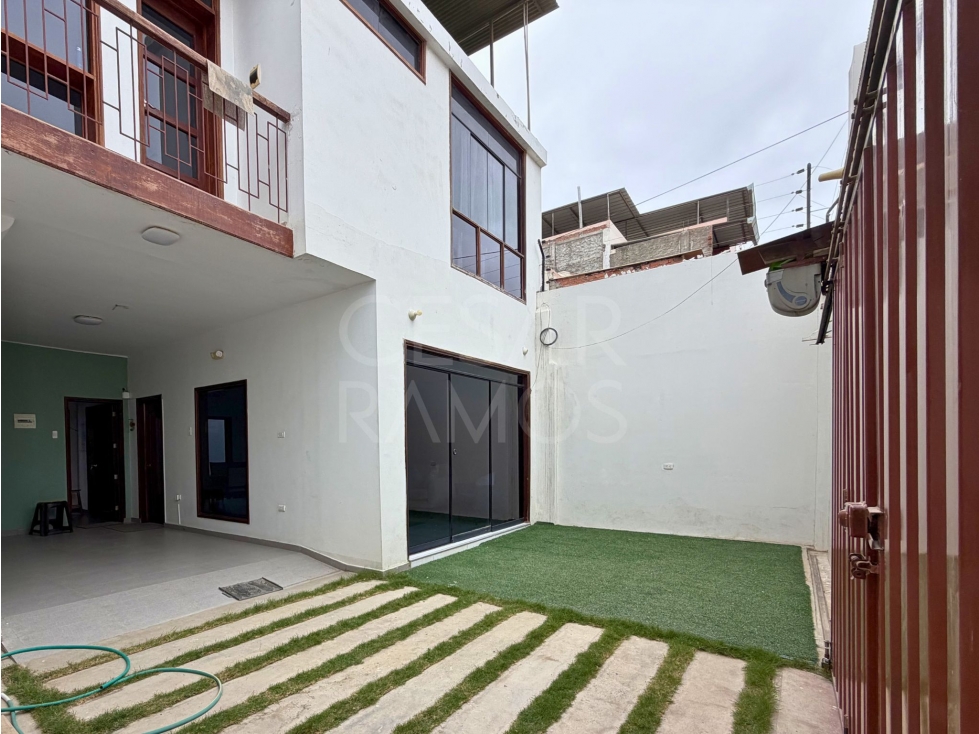ALQUILO CASA CON PISCINA AL COSTADO DEL COLEGIO STA ROSA SULLANA - 4