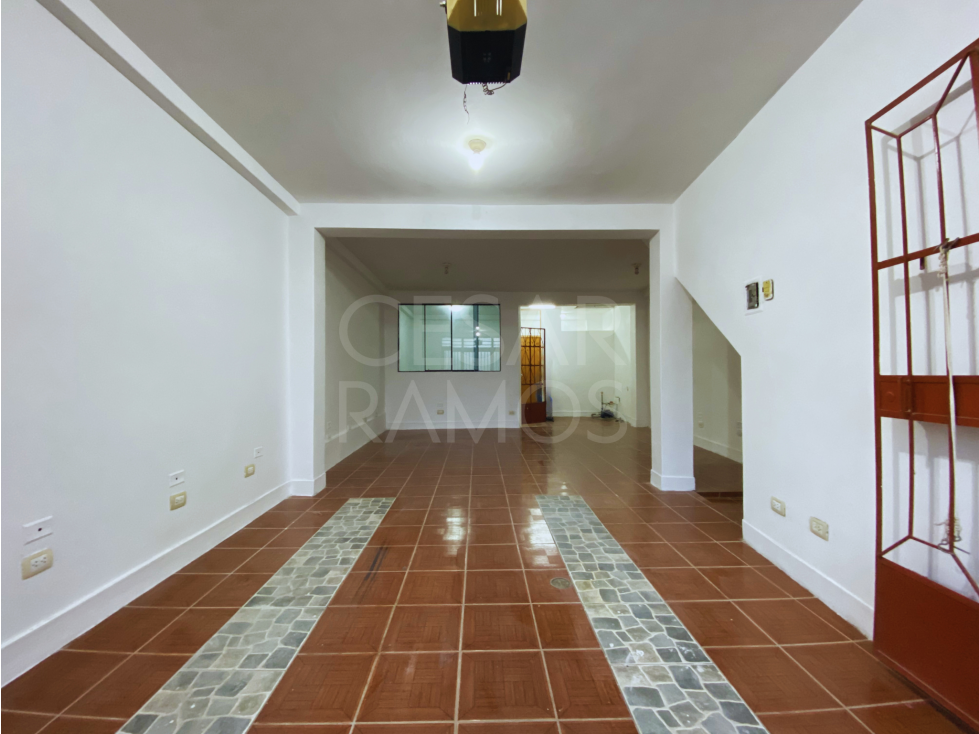 VENDO CASA DE OCASIÓN EN CALLE SAN MARTÍN. - 2
