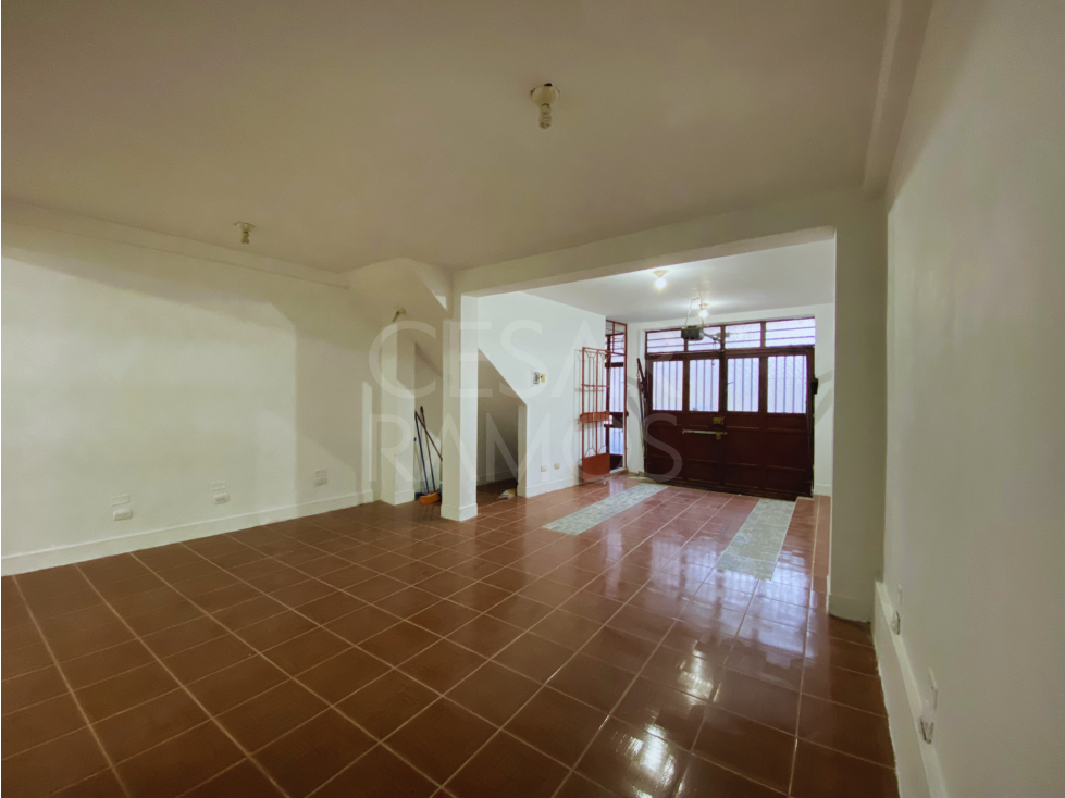 VENDO CASA DE OCASIÓN EN CALLE SAN MARTÍN. - 3
