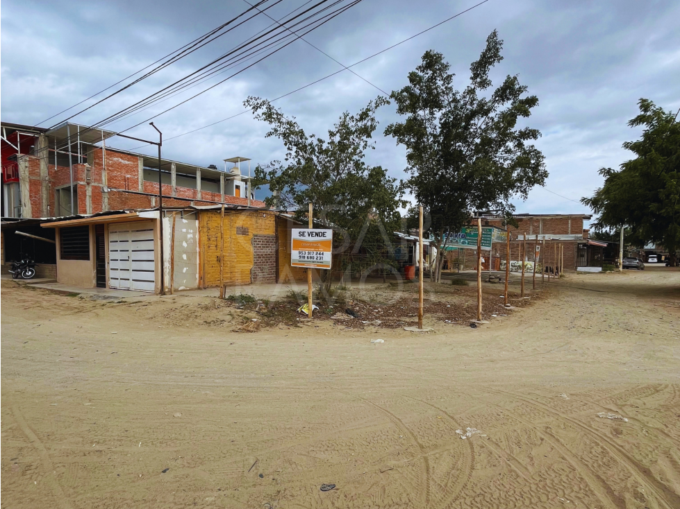 VENDO TERRENO EN ESQUINA - URB STA ROSA - 3