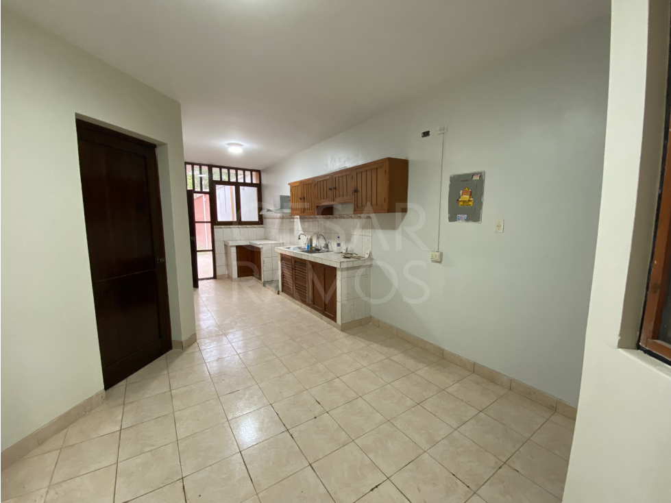 ¡OPORTUNIDAD! CASA EN SULLANA AL COSTADO DEL COLEGIO SANTA ROSA — foto 4