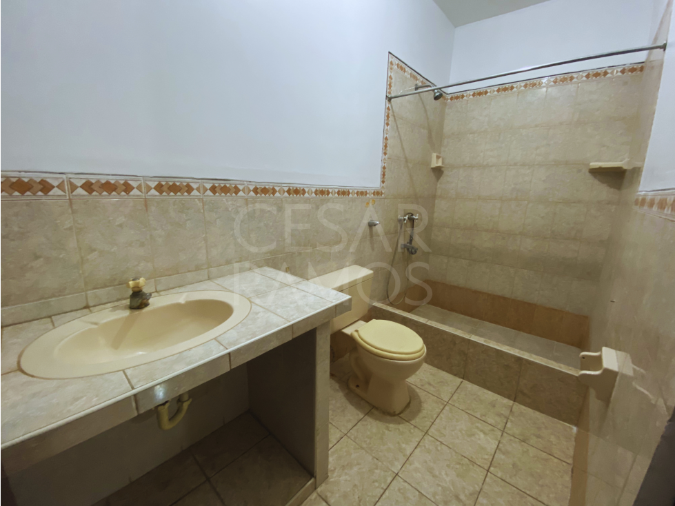 ¡OPORTUNIDAD! CASA EN SULLANA AL COSTADO DEL COLEGIO SANTA ROSA — foto 6