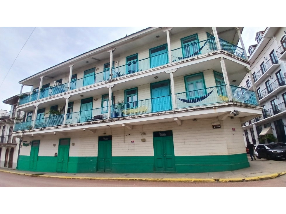 ALQUILO LOCALES COMERCIALES EN CASCO ANTIGUO