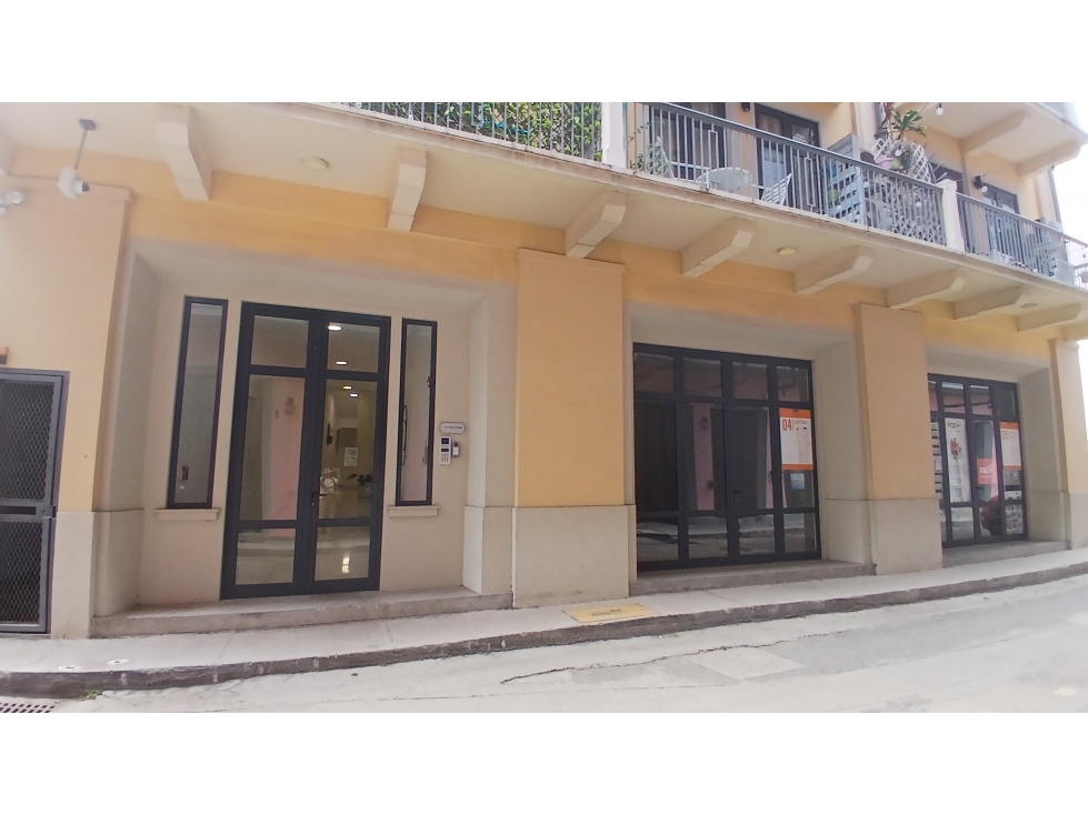 Alquiler de Oficina o Local Comercial de 105 m² en Casco Viejo