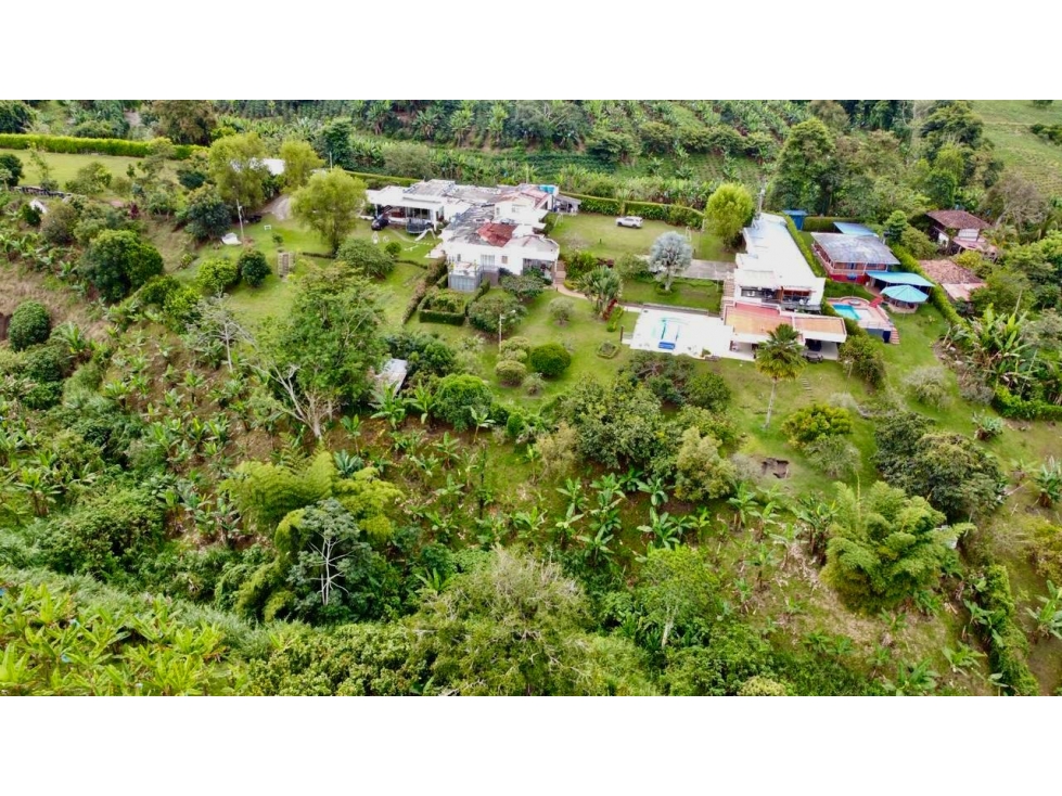 Casa campestre en venta Km 3.6 Club Campestre Armenia