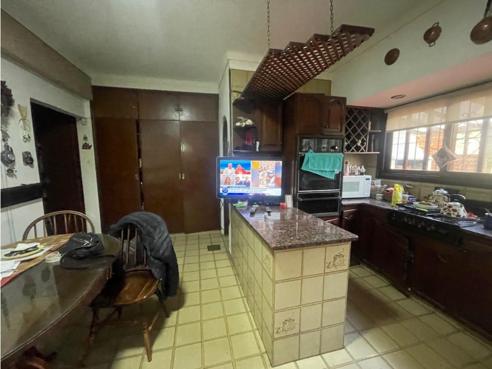 Chalet de 5 ambientes en Caisamar con parque y garage - 6