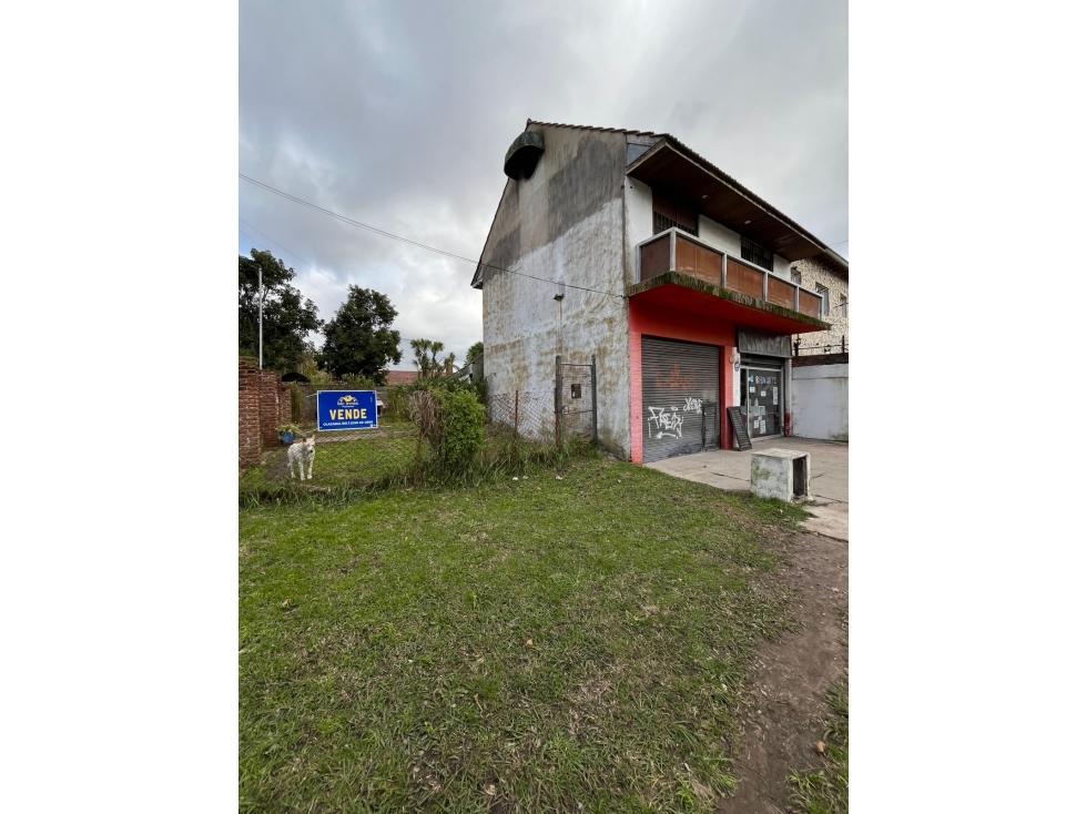 Oportunidad en block departamento y dos locales sobre avenida - 3