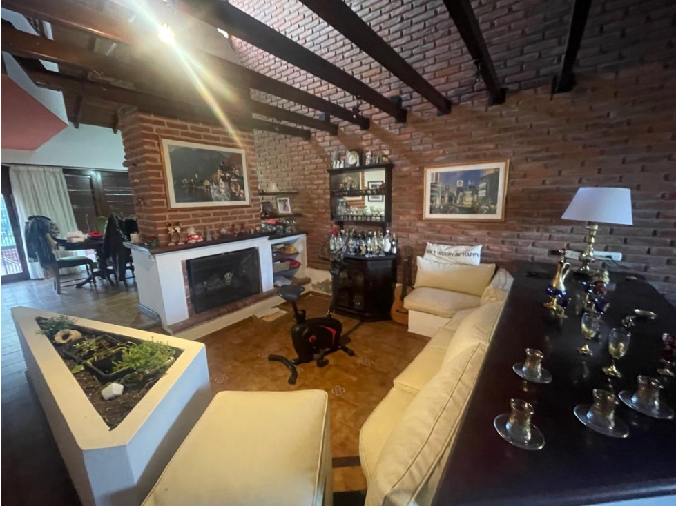 Chalet de 5 ambientes en Caisamar con parque y garage - 4