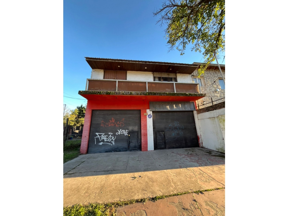 Oportunidad en block departamento y dos locales sobre avenida - 1