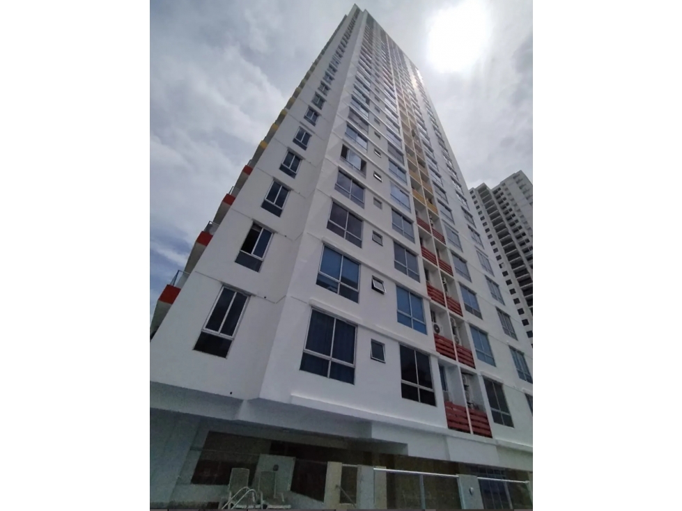 VENDO APARTAMENTO CÉNTRICO EN EL CARMEN PH RAINBOW TOWERS