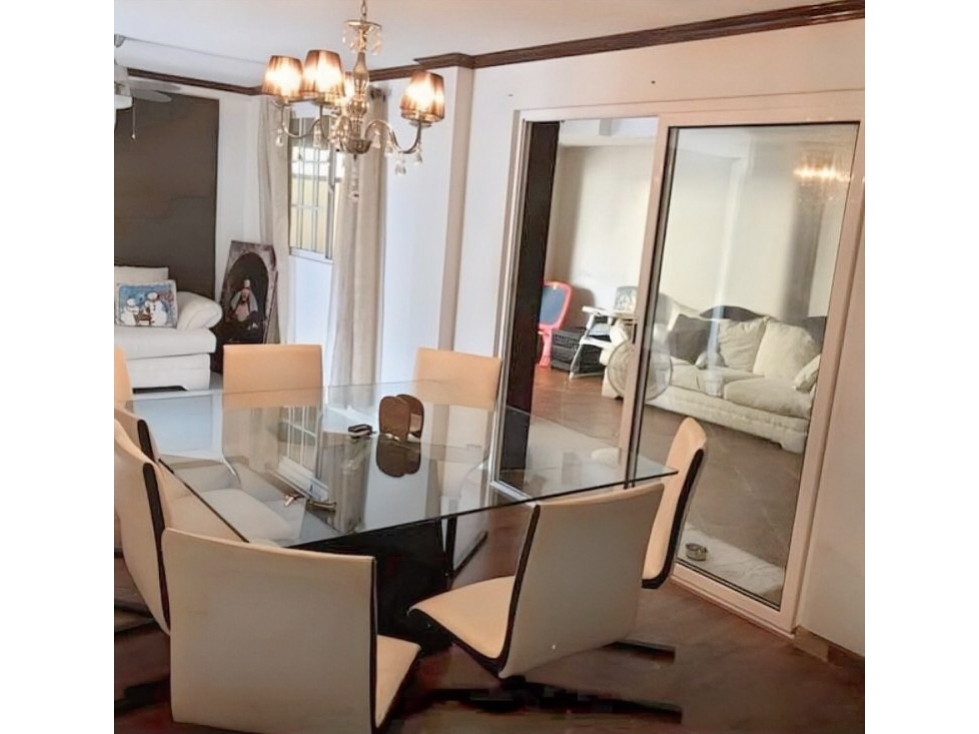 CASA FAMILIAR EN VILLA ZAITA 200m2 2 PISOS — foto 2