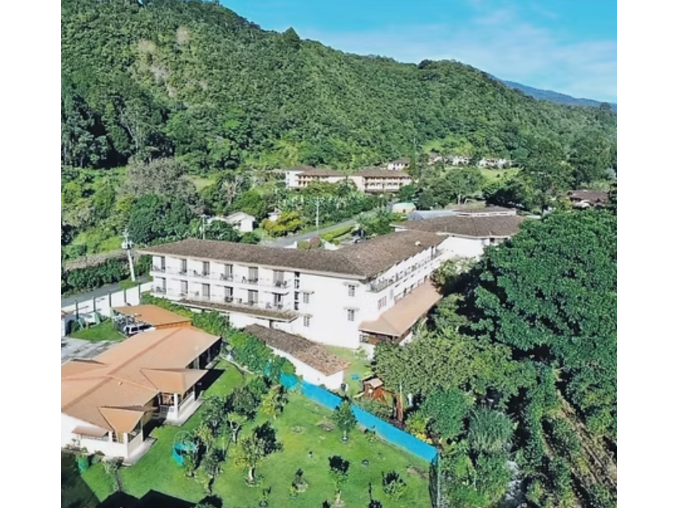 Se Vende Hotel Valle del Rio, en Boquete - 1