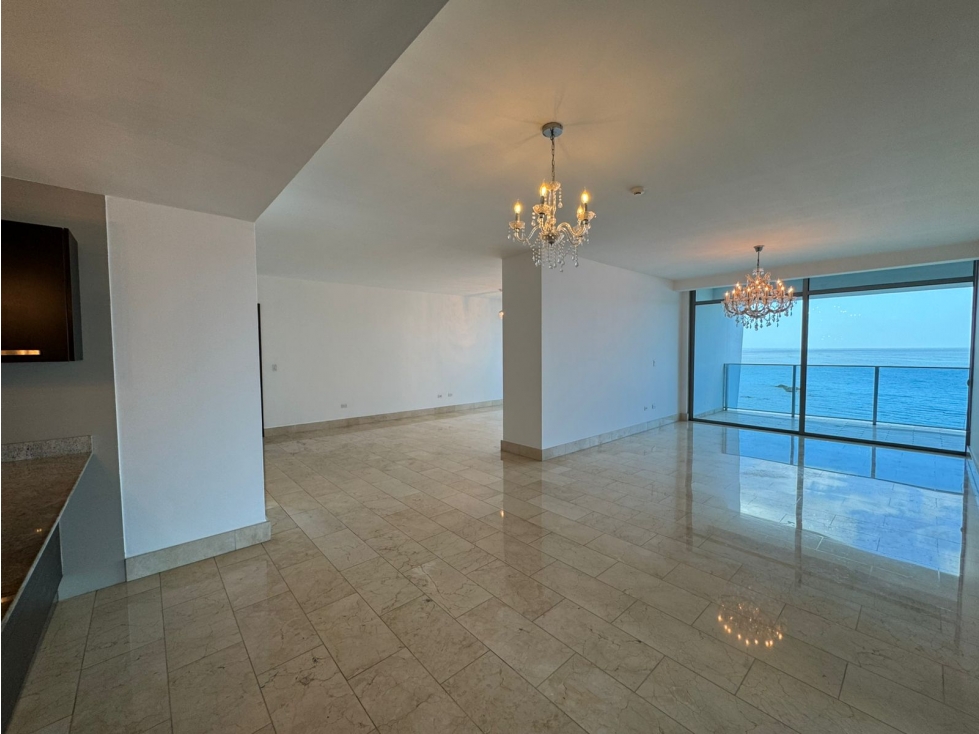 Grand Tower, Punta Pacífica Apartamento en venta frente al mar