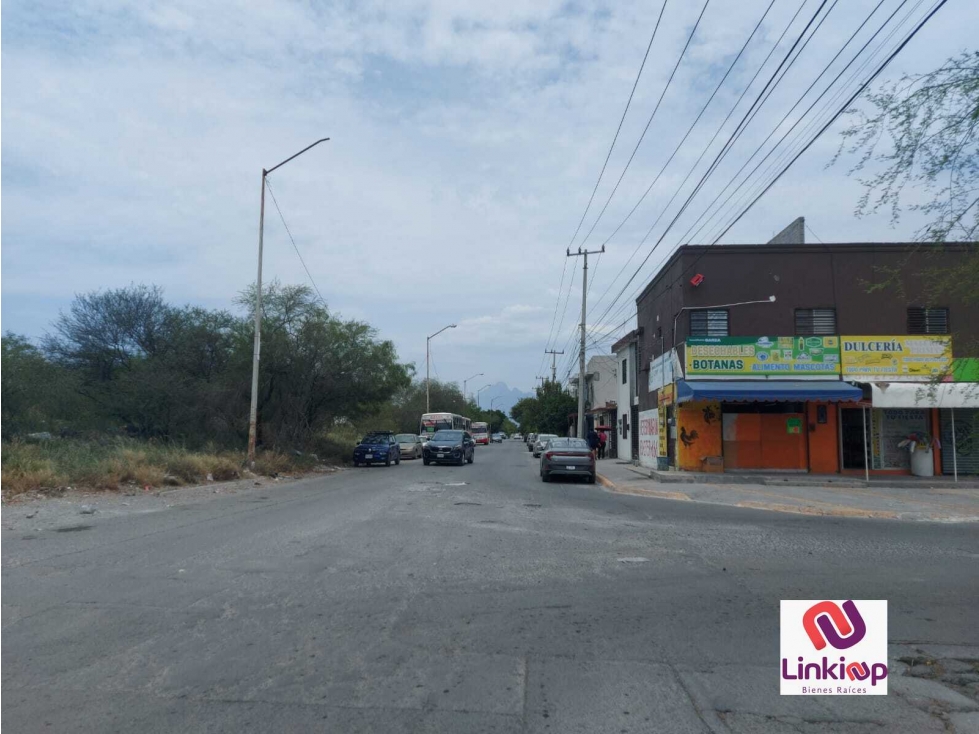 Local comercial en segunda planta por av. Antiguos Ejidatarios NL - 1