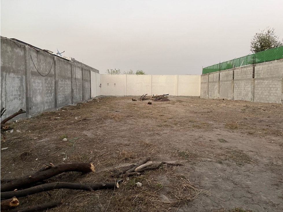 Terreno en Venta Portal de Zuazua NL Bardeado con Porton - 2