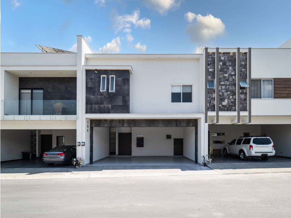 Casa en Renta Thessalia atras del Christus Muguerza sur Monterrey - 2