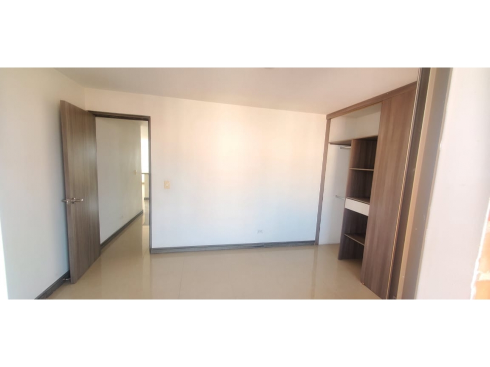 LAURELES APTO DE 98 MTS PISO ALTO CON EXCELENTE VISTA — foto 2