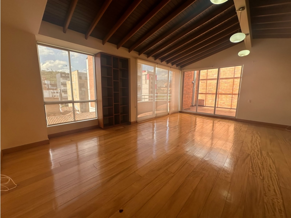 Inmobiliaria servibienes renta penthouse en conquistadores — foto 2