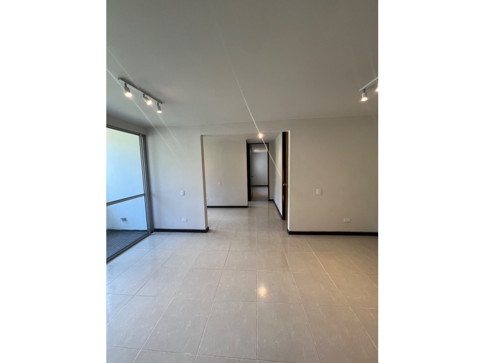 Grupo inmobiliario renta apartamento en sabaneta — foto 2